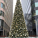 Уличная Новогодняя Ель с золотыми шарами и звездой на вершине в комплекте варинант исполнения - 1 | Loft Concept в Красноярске