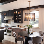 Люстра цвета латунь с 6-ю лампами свечами внутри цилиндрического абажура из черных металлических реек Kichler варинант исполнения - 8 | Loft Concept в Красноярске