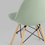 Пластиковый стул на ножках из массива бука Eames Mint варинант исполнения - 6 | Loft Concept в Красноярске
