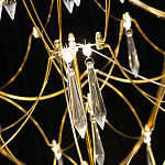 Люстра подвесная с изогнутым металлическим каркасом и множеством хрустальных подвесок Золото Диаметр 80 см Quasar варинант исполнения - 2 | Loft Concept в Красноярске