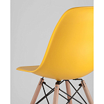 Пластиковый стул на ножках из массива бука Eames Yellow варинант исполнения - 3 | Loft Concept в Красноярске