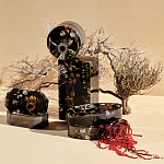 Шкатулка из эпоксидной смолы с цветами черная Epoxy Resin Box Black варинант исполнения - 2 | Loft Concept в Красноярске