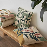 Подушка с цветочным принтом Blooming Elegance Lily варинант исполнения - 6 | Loft Concept в Красноярске