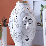 Ваза с декоративными лицами и графическими элементами в виде сердец и символов Faces of Imagination варинант исполнения - 7 | Loft Concept в Красноярске