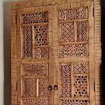 Этнический шкаф с орнаментом резьба из дерева Indian Antique Furniture варинант исполнения - 1 | Loft Concept в Красноярске