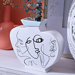 Ваза плоская белая с абстрактными черными линиями в форме лиц Faces of Imagination варинант исполнения - 3 | Loft Concept в Красноярске