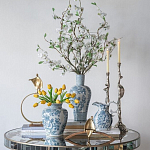 Ваза округлой формы белого цвета с синим растительным узором Blue & White Ornament  варинант исполнения - 6 | Loft Concept в Красноярске