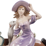 Статуэтка фарфоровая Девушка с автомобилем Charming Statuette варинант исполнения - 1 | Loft Concept в Красноярске