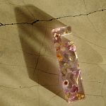 Подставка для телефона из эпоксидной смолы с цветами розовая Epoxy Flowers Phone Stand Pink варинант исполнения - 7 | Loft Concept в Красноярске